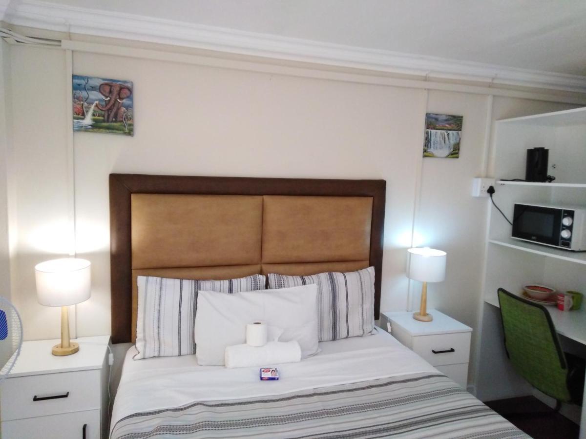 The Monument Guesthouse Port Elizabeth Exterior foto