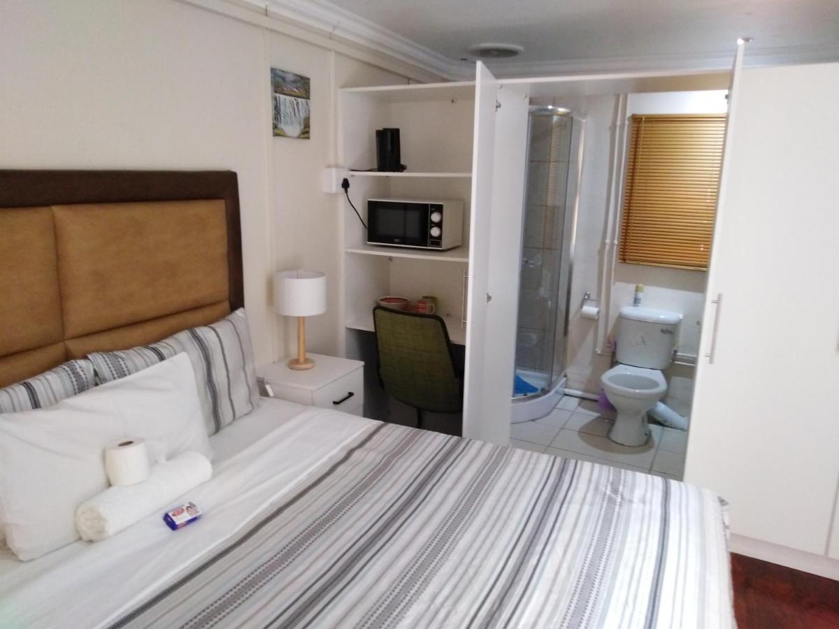 The Monument Guesthouse Port Elizabeth Exterior foto